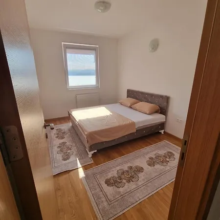 Appartement Aylin 2 *